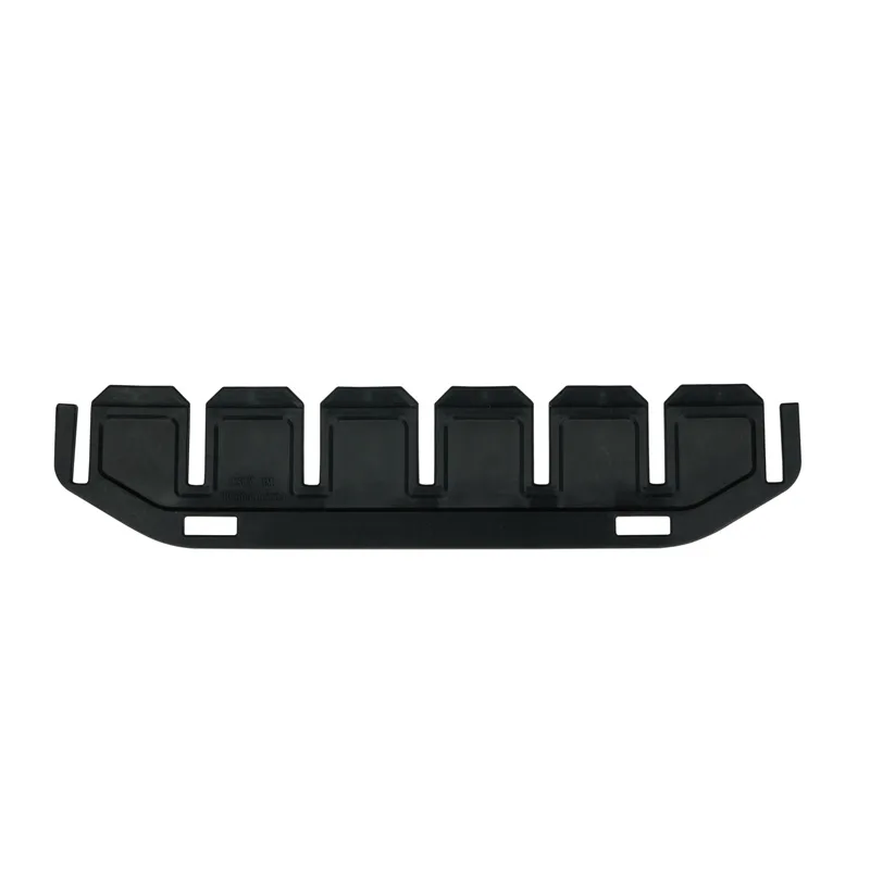 Middengarenverdelingsframe voor zitting met afstandsstuk voor kettingstop